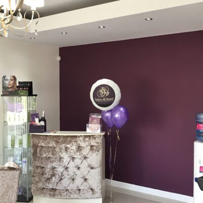 Salon de beaut decorated with balloons for event